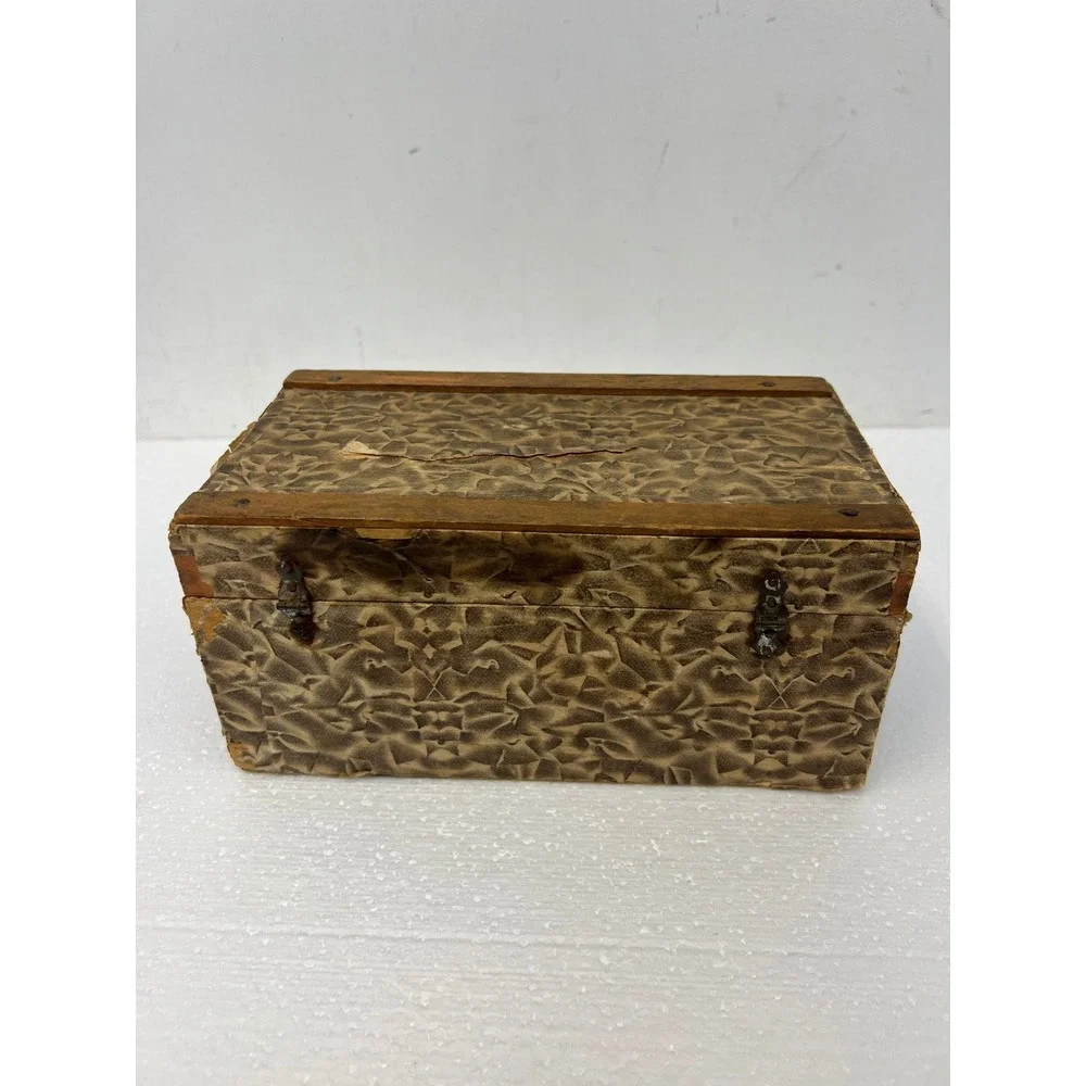 Wood Dollhouse Steamer Trunk Miniature Antique Storage Box Chest SALESMAN SAMPLE